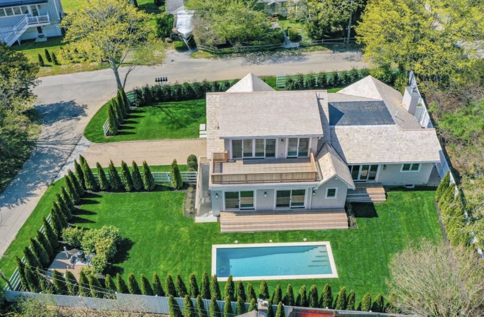 142 Shore Road, photo 1